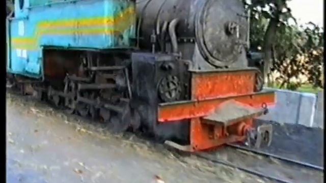 Rejosari Sugar Mill, East Java, Indonesia, 16th August 1994 смотреть онлайн