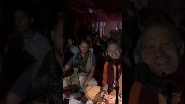 Киртан в храме Харидева на Говардхане, Вриндаван / 07 ноября 2023