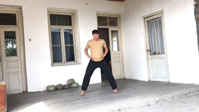 8 отрезов парчи на балконе в Грузии смотреть онлайн