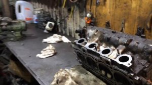 Почему Приора 21126 жрет масло