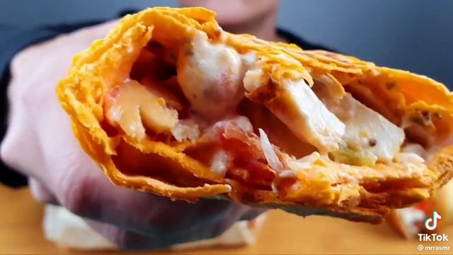 Asmr///food On Camera///shawarma //appetizing Eats/food Show