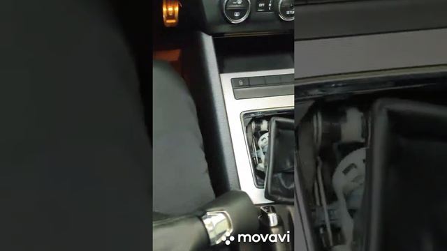 Замена  рукоятки рычага кпп Шкода Октавия А7(Skoda Octavia A7) 5E1711113LWZI