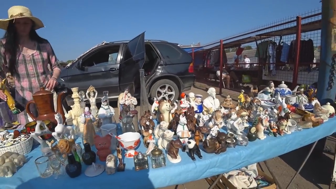 Барахолка . Чем мы торгуем на Блошином рынке . Наш товар и какие цены смотреть онлайн