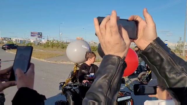 ?Настоящие герои не носят плащи 12-летний парнишка из Сургута очень хотел себе квадроцикл, копил н смотреть онлайн