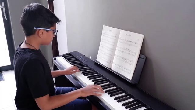 Minuet in G Trinity Grade 2 Piano played on Roland FP-30X смотреть онлайн