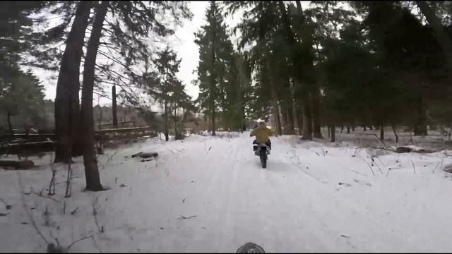 Зимний эндуро выезд, шипы на льду: Yamaha, Rieju, Honda. Новофедоровское. смотреть онлайн