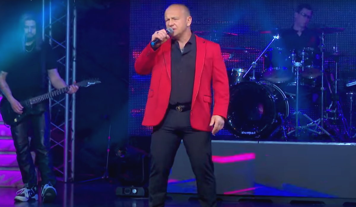 Все Слушали Не Отрываясь Затаив дыхание! смотреть онлайн