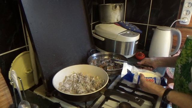 Блинчики фаршированные грибами и мясом. Видео рецепты от Борисовны. смотреть онлайн