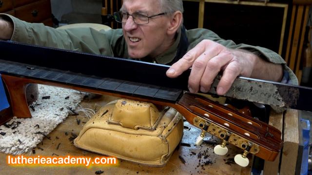 Ramirez Neck Angle Adjustment - Lutherie Academy смотреть онлайн