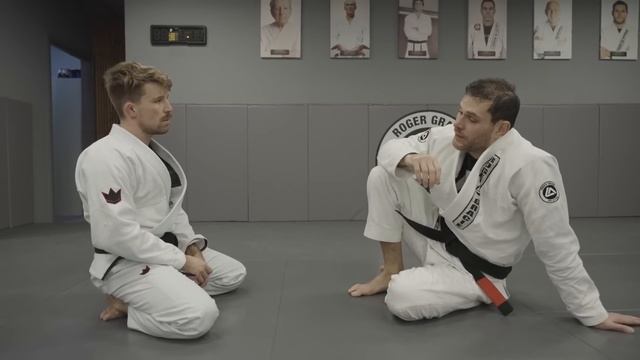 Fix My Game: Pressure Passing & Collar Chokes With Roger Gracie смотреть онлайн
