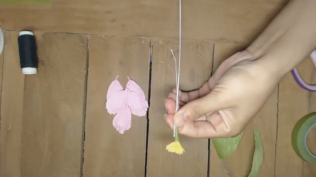 How to Make Simple Paper flowers - Flower Making of Crepe Paper - Paper Flower Tutorial смотреть онлайн