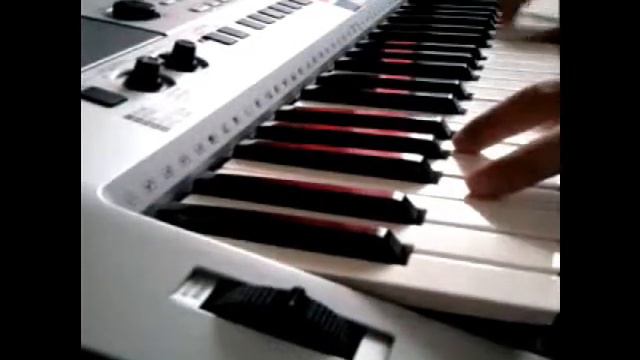 Armin van Buuren - In and Out of love Yamaha PSR E413 cover смотреть онлайн