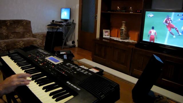 Roland E-300 Man on the run смотреть онлайн