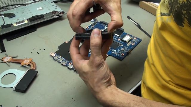 Разборка и чистка Acer Aspire V3-771G / Disassembly and Cleaning Acer Aspire V3-771G смотреть онлайн