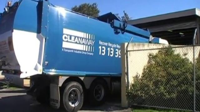The New Monster - Cleanaway's Iveco FL смотреть онлайн