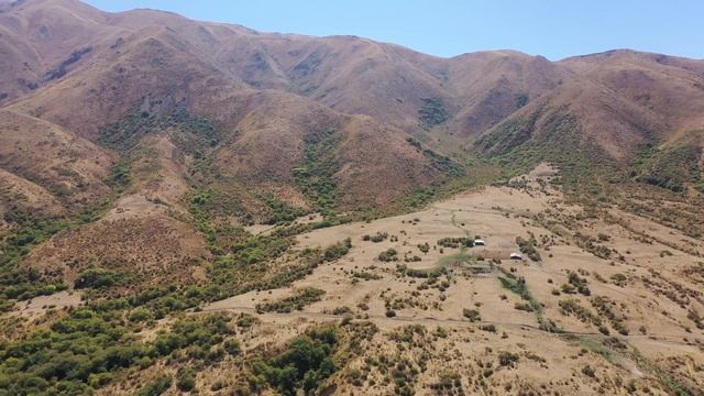 4К.Южный Казахстан. 114 разъезд. в районе с. Высокое. Аксу-Жабаглинский гос. природный заповедник смотреть онлайн