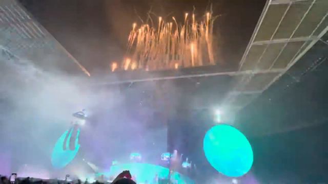 Chris Martin - Biutyful (Piano solo) | Coldplay | Wembley Stadium, London смотреть онлайн