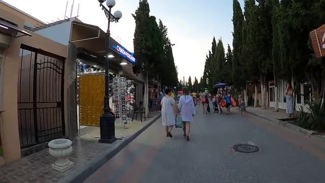 СУДАК СЕЙЧАС. ИДЁМ КУПАТЬСЯ НА МОРЕ. СКОЛЬКО УЖЕ ЛЮДЕЙ В КРЫМУ. смотреть онлайн