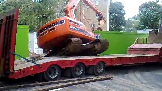 Loading A 360 Excavator Daewoo/Solar 14Ton's on Low Loader смотреть онлайн