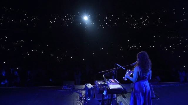 Dreaming Awake - Perukua + 6000 people смотреть онлайн