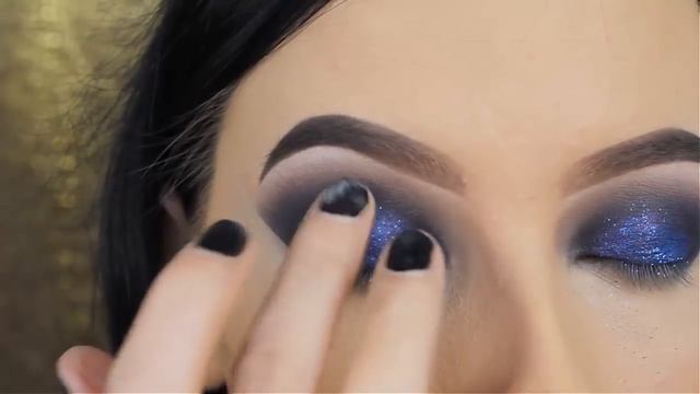 Blue Glitter Smokey Eye Tutorial смотреть онлайн