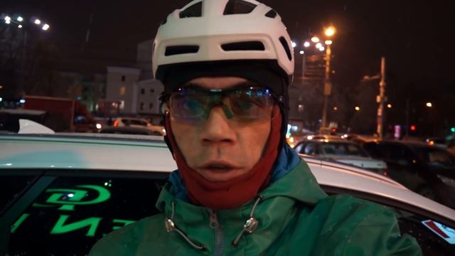 Работаю в Delivery Club на велосипеде зимой смотреть онлайн