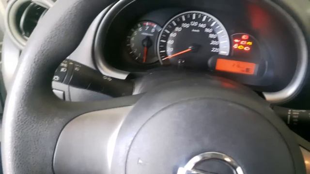 Nissan March 1.0 vapor de gasolina (vídeo 1) смотреть онлайн