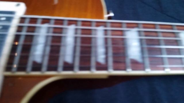 Epiphone Les Paul Standard Honey Burst смотреть онлайн