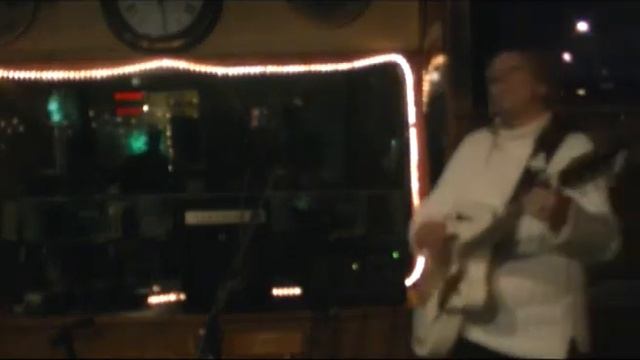 Open Mic Night at Seattle's Ould Triangle Bar in Greenwood смотреть онлайн