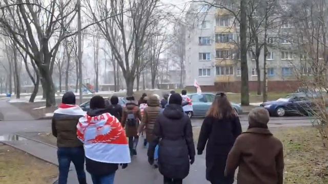 Демонстранты в минском микрорайоне Чижовка - 03.01.2021 смотреть онлайн