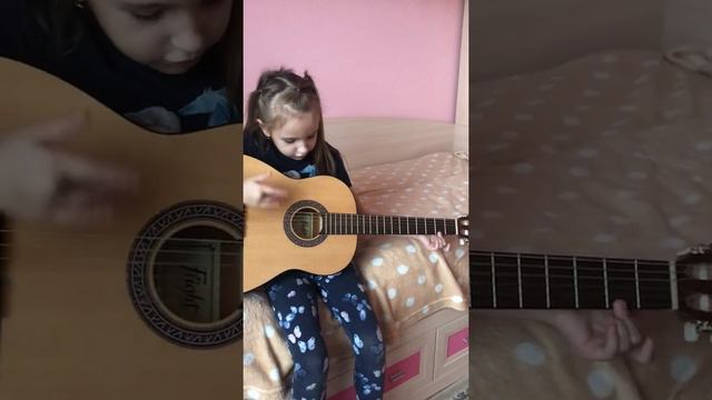 Учимся играть на гитаре. Начало... смотреть онлайн