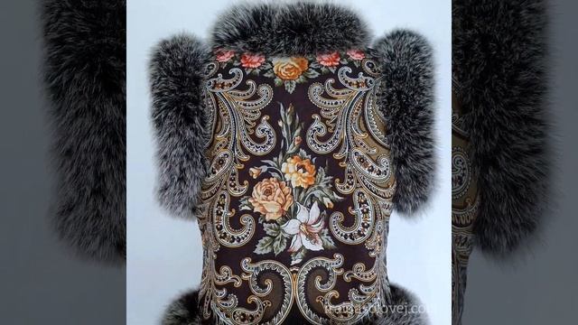 Жилет с натуральным мехом песца "Русская зима - 6" из павлопосадского платка смотреть онлайн