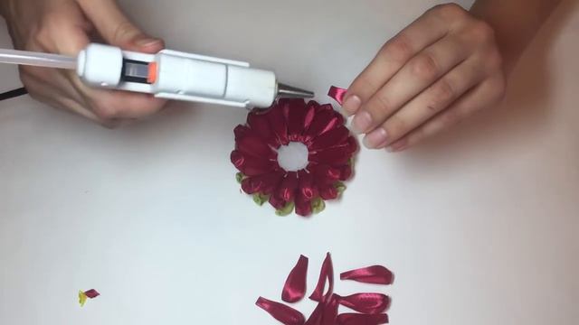 Канзаши резиночка цветок из лент/МК/DIY/Kanzashi Scrunchy with flowers / Новинка смотреть онлайн