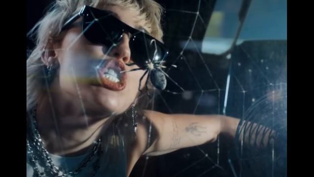 Символика и скрытый смысл в клипе Майли Сайрус и Дуа Липа на песню Prisoner #майлисайрус #дуалипа