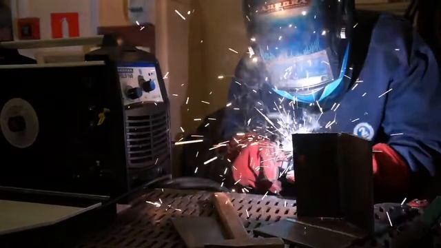 Сварочный полуавтомат Aurora POLO 160 смотреть онлайн