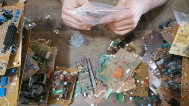 РАДИОПЛАТЫ НА РАЗБОР. РАДИОПЛАТЫ ОТ ТЕЛЕВИЗОРА. РАДИОДЕТАЛИ СССР. ЗОЛОТО И СЕРЕБРО В РАДИОДЕТАЛЯХ.