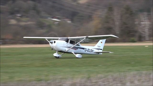 Cessna 172S Skyhawk / take off & landing at Rheinfelden-Herten смотреть онлайн