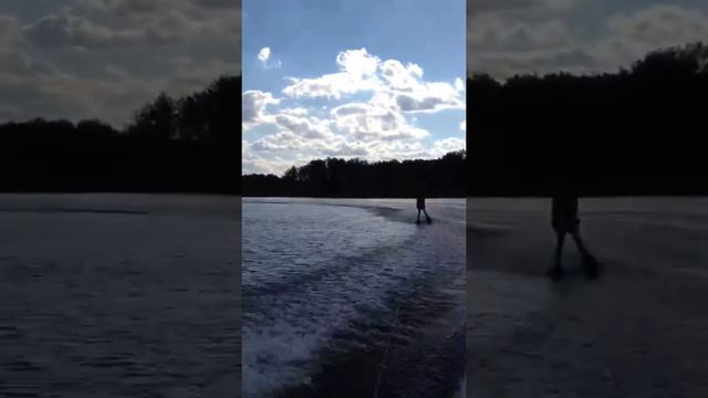 Вроде бы неплохо) Первый раз все хорошо) смотреть онлайн