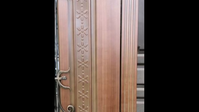 Красивая входная дверь со стеклом и ковкой, в которую вы влюбитесь. Доставка по всей России смотреть онлайн