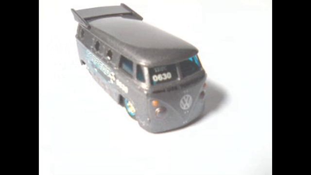 Volkswagen Bus 1962 - Jada 1/64 смотреть онлайн