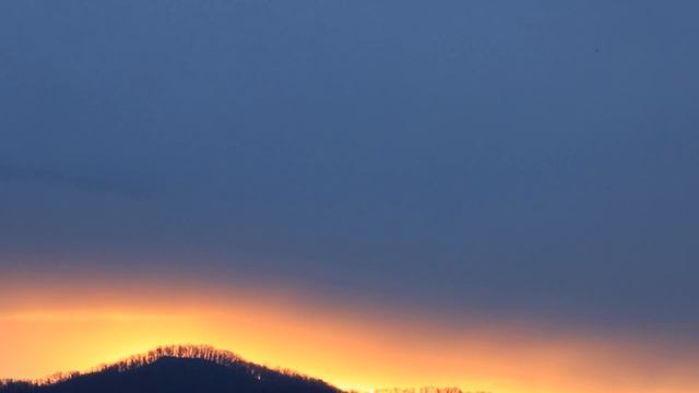 Рассвет похожий на закат. Чудеса ПРИРОДЫ. Гармония и КРАСОТА смотреть онлайн