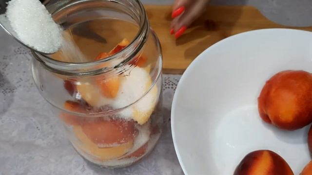 Нектарины в собственном соку//Можно персики,абрикосы, сливы готовить по этому рецепту. смотреть онлайн