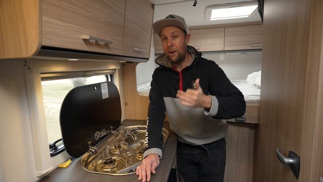 BEST SMALL CAMPER VAN / MOTORHOME WITH BATHROOM 2022 - Sunlight V60 Full Reviews смотреть онлайн