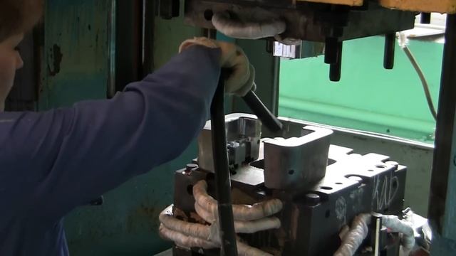 Горячая штамповка смотреть онлайн