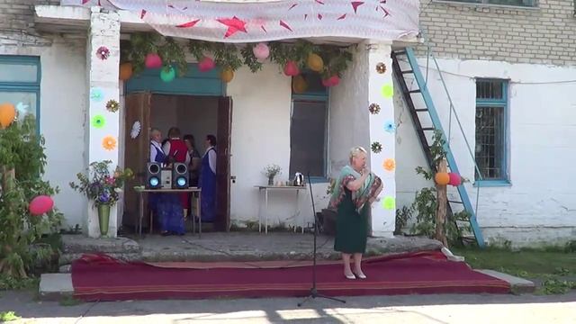 "Деревенька" Поёт Вера Царёва смотреть онлайн