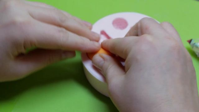 Елочный шар с миниатюрой. Новогодний декор смотреть онлайн