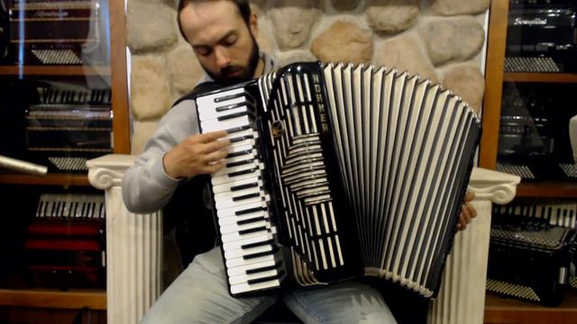 3908 - Black Hohner Morino Imperator V Piano Accordion LMMMH 41 120 $2999 смотреть онлайн