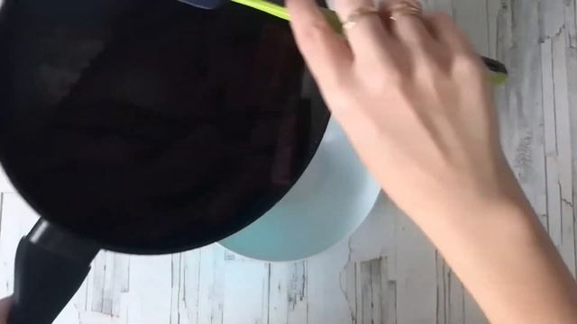 КАК ПРИГОТОВИТЬ ГАРЛИКИ С ЧЕСНОКОМ? Вкусные чесночные сухарики из ржаного хлеба к пиву смотреть онлайн