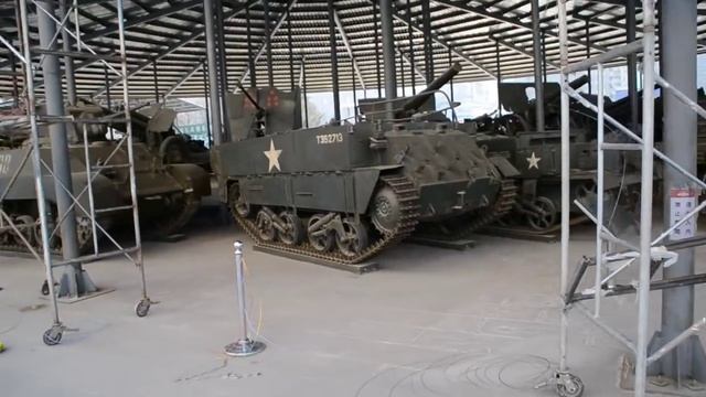 Танк, захваченный китайцами у русских. Прогулки по музею обороны в Пекине. смотреть онлайн