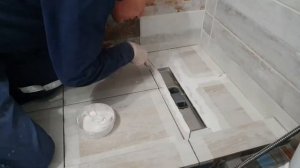 Затирка душевого мини поддона эпоксидкой.